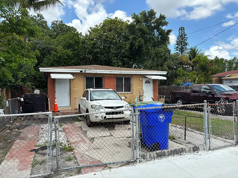 3030 NW 15th Ave #1 — Photo 1