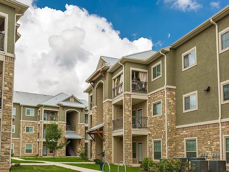 Freedom Hills Ranch Apartments — Photo 124