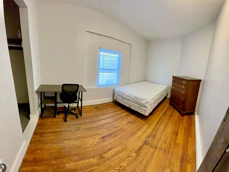166 Conklin Ave #1F — Photo 10