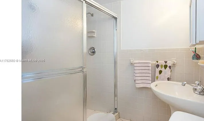 1881 Washington Ave #4D — Photo 7