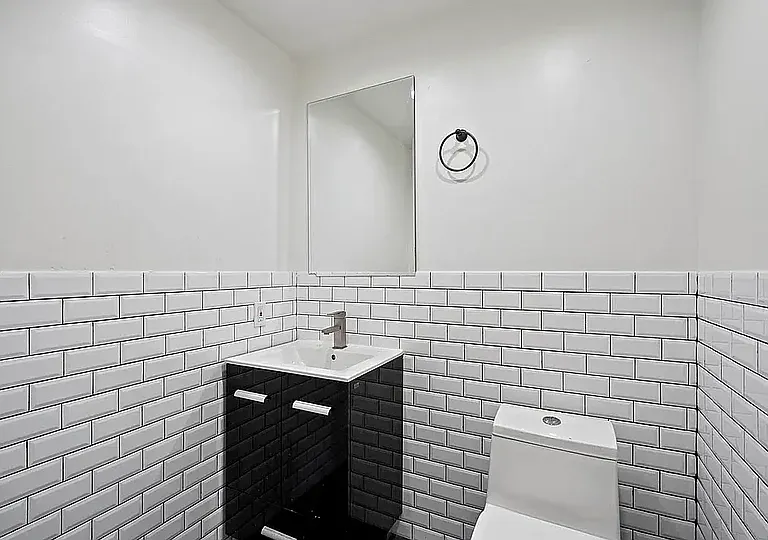 6015 Myrtle Ave #B — Photo 10