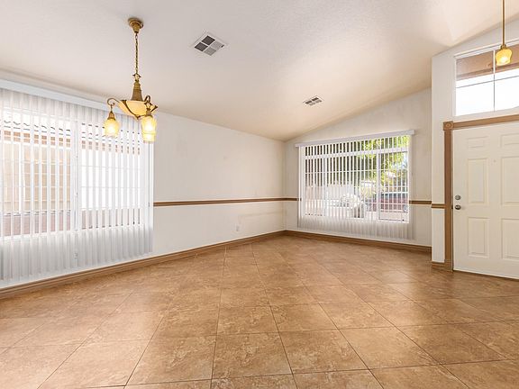 5th image of 4858 E Holmes Ave