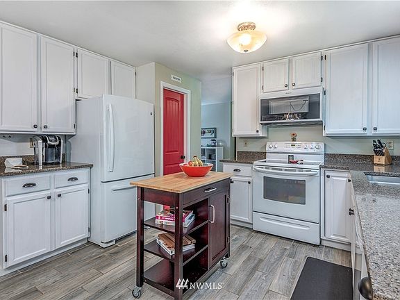 3rd image of 21317 SE 291st St