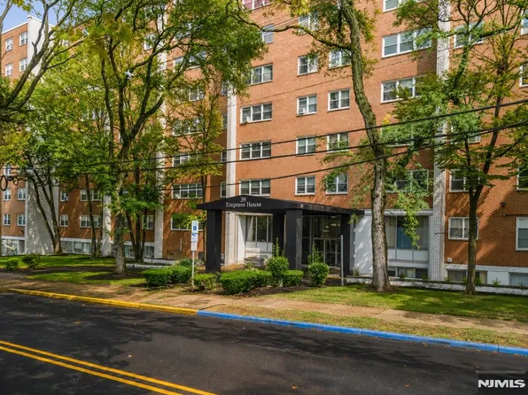 39 E 39th St APT 2J, Paterson, NJ 07514