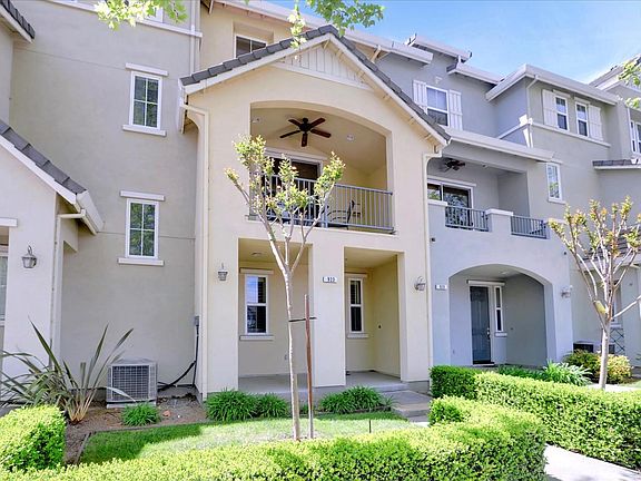 3rd image of 923 Kestral Way