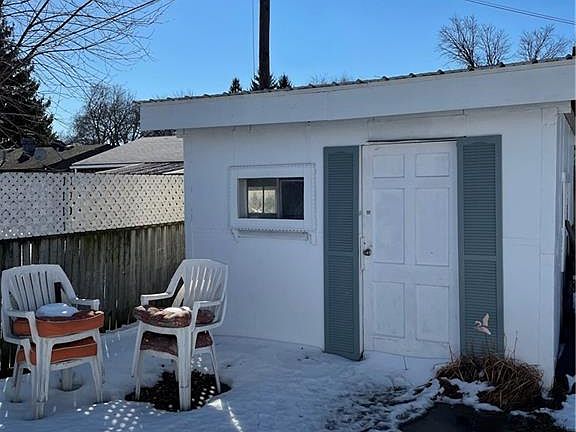 5th image of 1508 Holmes St
