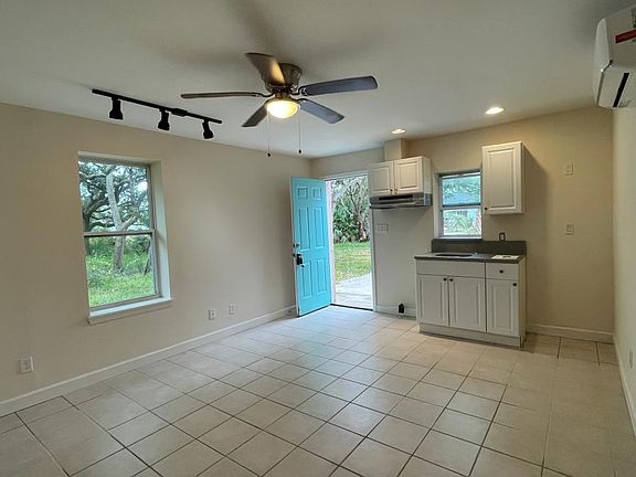 3rd image of 416 21st St #1