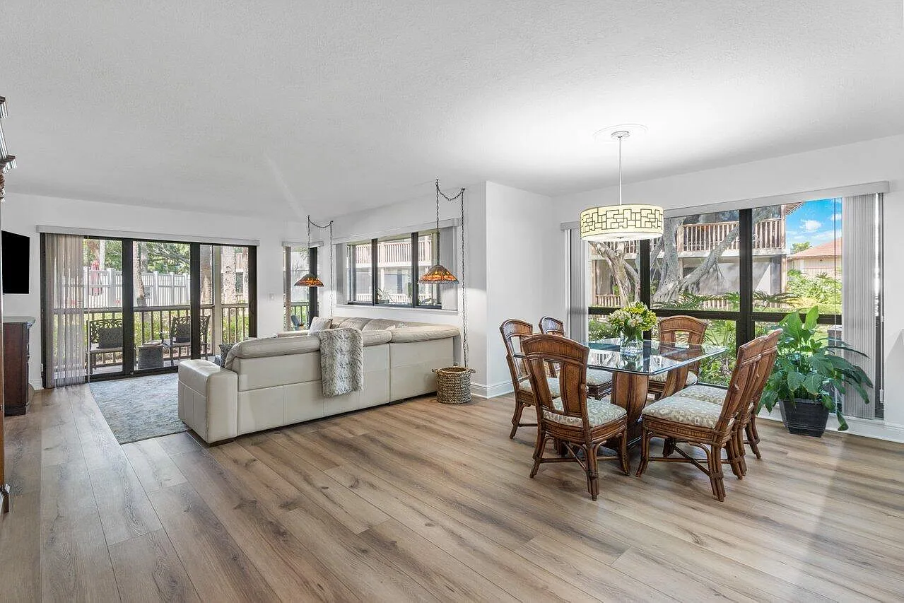 2 bed, 2.0 bath, 1366 sqft, $2,700 — Photo 3