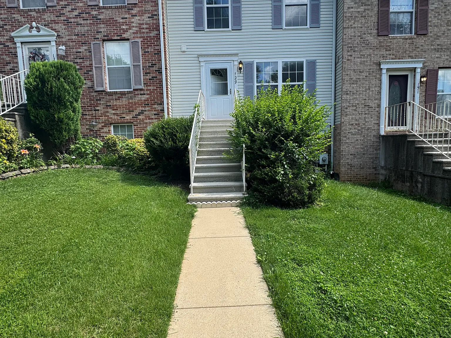 3 bed, 1400 sqft, $2,700 — Photo 1
