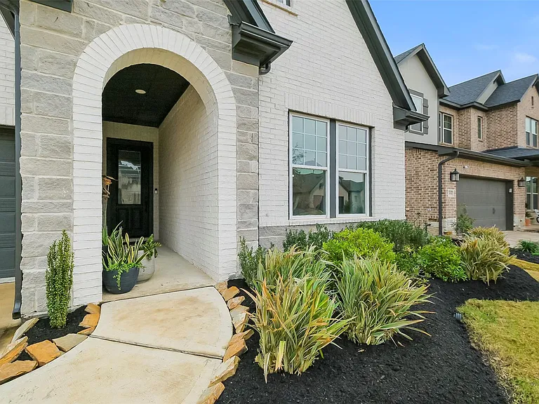 2310 Precision Ln — Photo 3