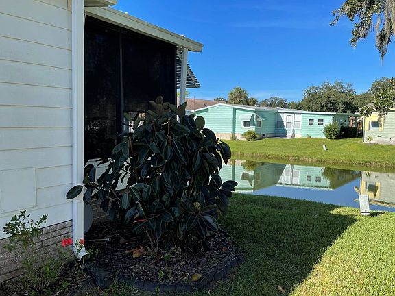 4th image of 281 Country Club Dr