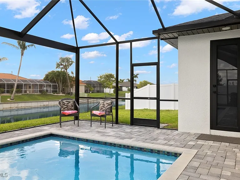 1137 SW 18th Ct — Photo 22