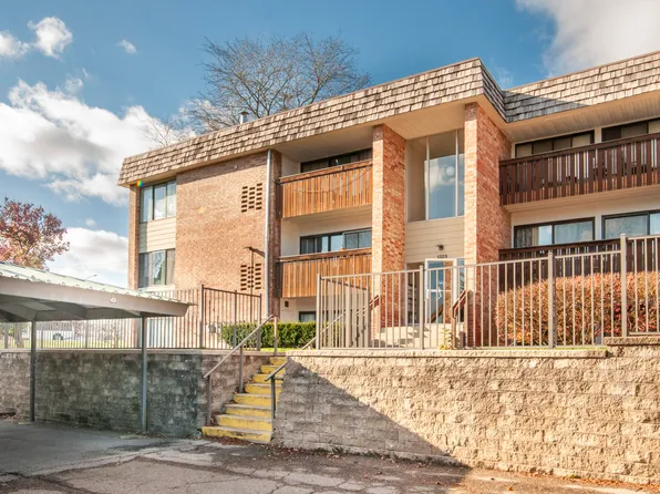 1325 S Maple Rd APT 102, Ann Arbor, MI 48103