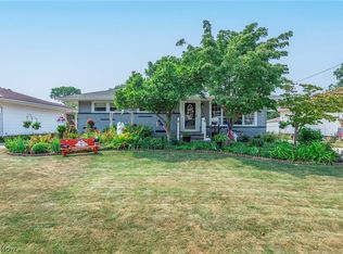 3740 Higley Rd, Rocky River, OH 44116