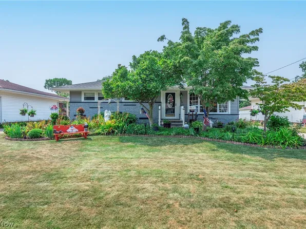 3740 Higley Rd, Rocky River, OH 44116