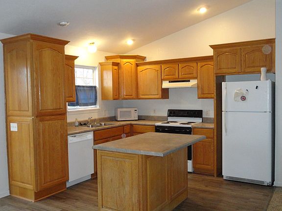 3rd image of 25 Westwood Dr