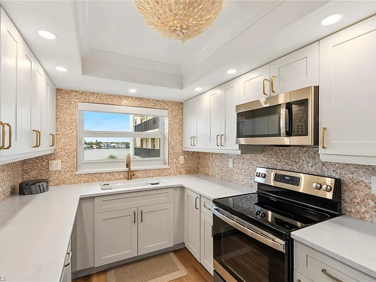 3500 Gulf Shore Blvd N #408 — Photo 7