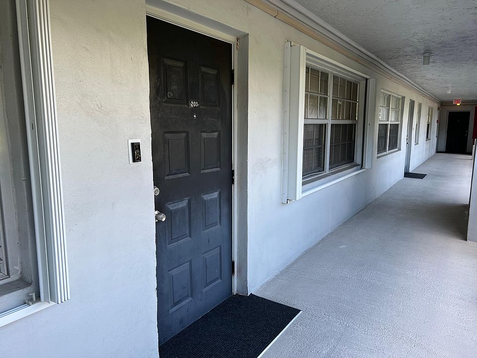 1st image of 625 Oaks Dr APT 203