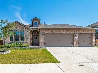 1817 Falling Star Dr, Haslet, TX 76052