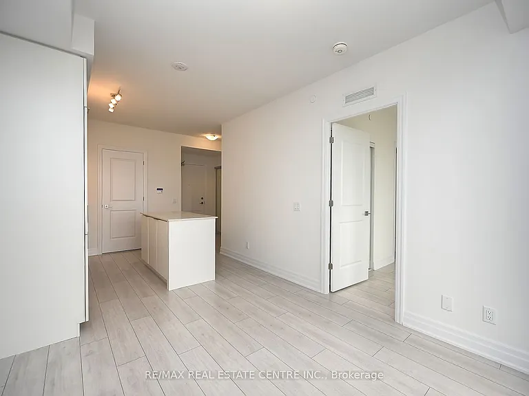30 Elm Dr W #707 — Photo 13