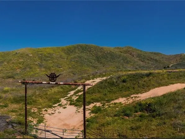 1 Dawson Rd, Perris, CA 92571