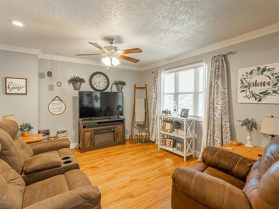 5th image of 1929 Sanders Ave