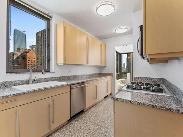 2 Columbus Avenue image 19 of 31