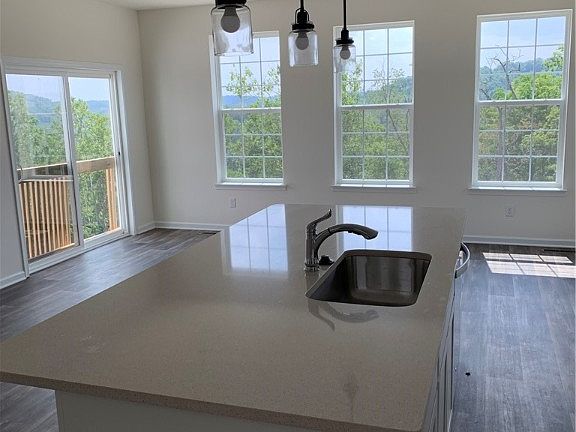 5th image of 868 Bideford Dr