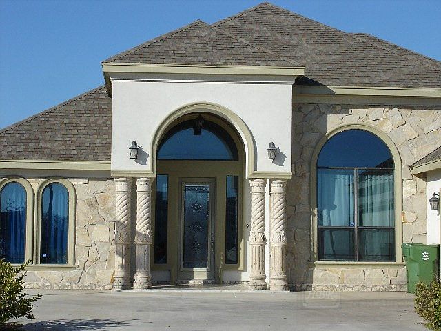 1st image of 107 Alvarez Ct