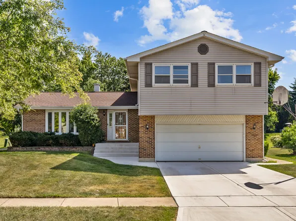 1727 Roosa Ln, Elk Grove Village, IL 60007