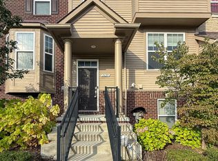2629 Helmsdale Cir #51, Rochester, MI 48307