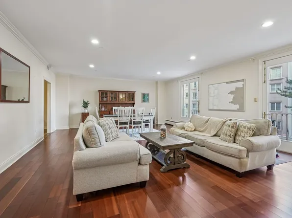 100 Shearwater Ct East image 1 of 22