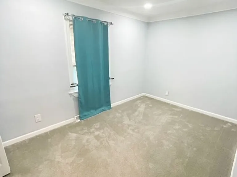 1529 Summit Ave — Photo 11