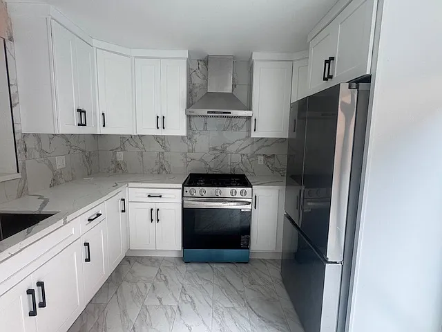 2668 Randolph St — Photo 12