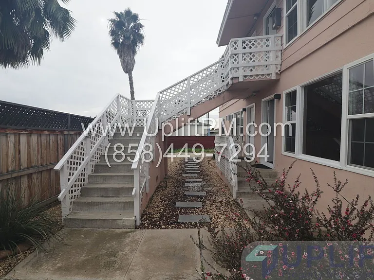 4827 Castle Ave — Photo 44