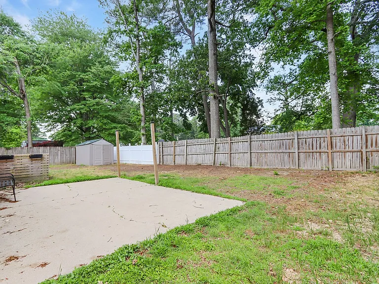 531 Ashwood Dr — Photo 21