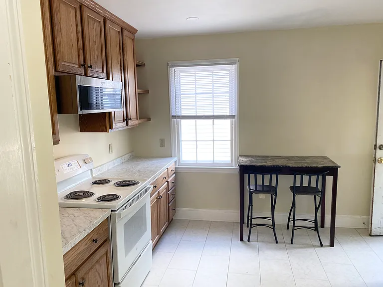 1611 Wright Ave — Photo 5
