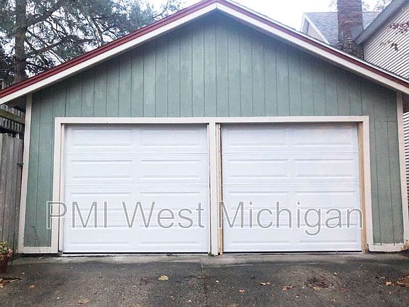 3rd image of 103 Fitzhugh Ave SE #1