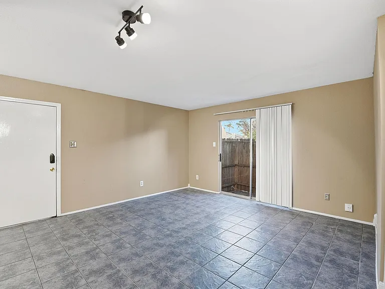 12905 Woodforest Blvd #711 — Photo 8