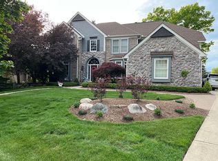 3330 Rosemont Ct, Rochester, MI 48306