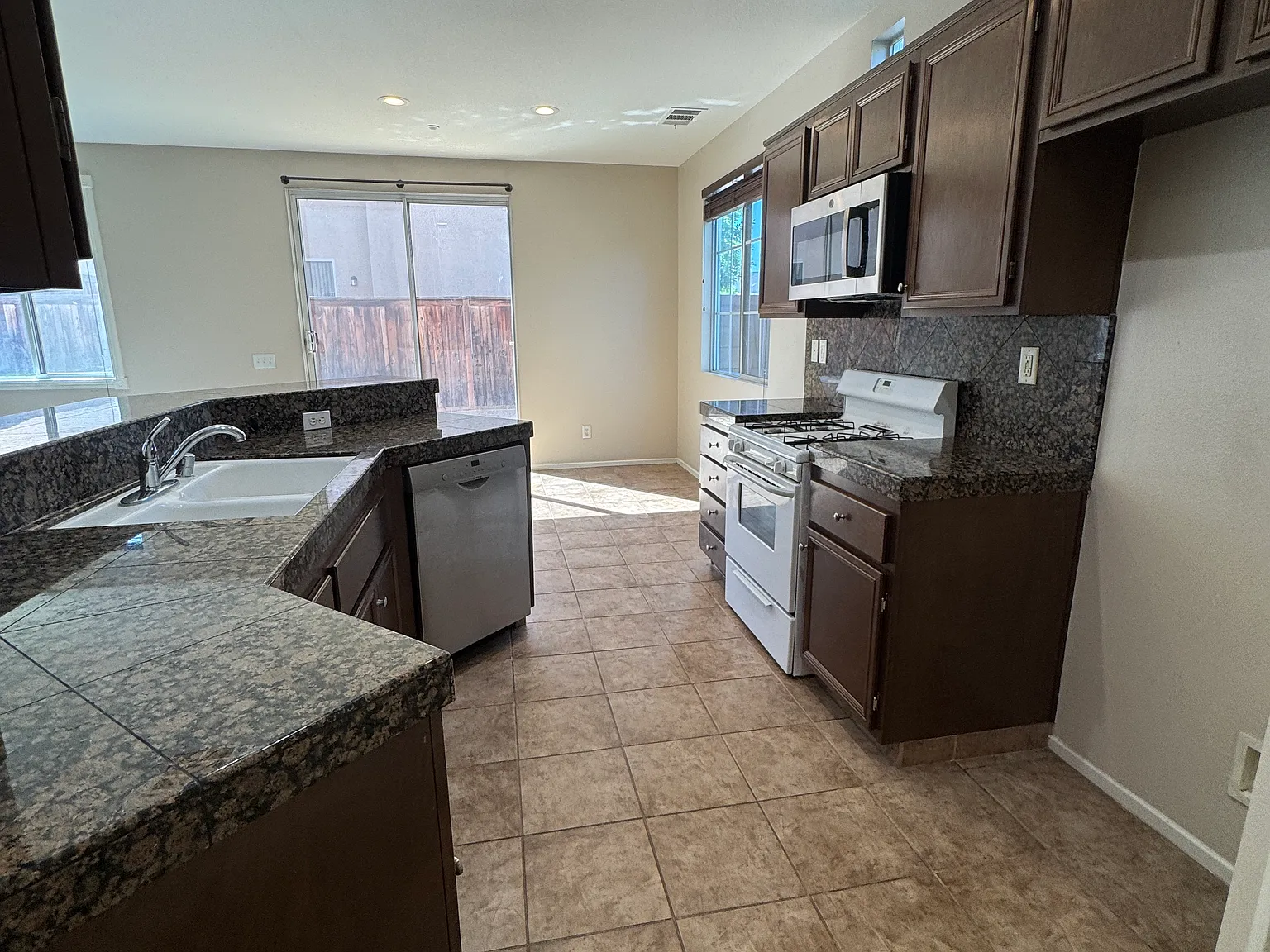4440 Watermoor Dr — Photo 3