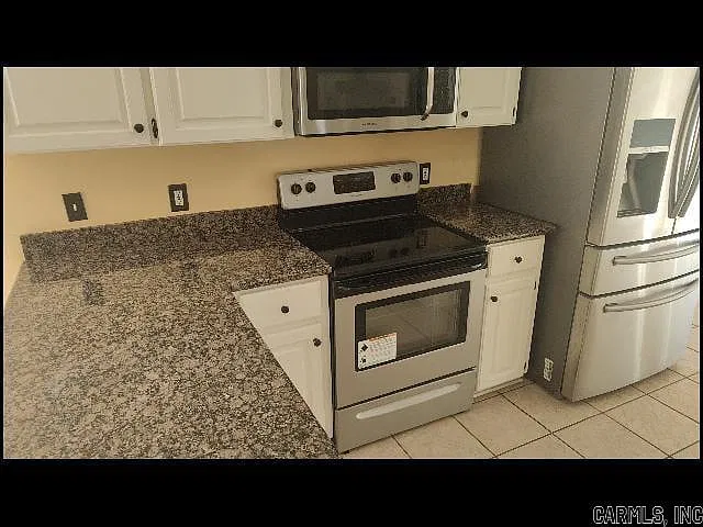 3 bed, 2.0 bath, 1794 sqft, $1,700 — Photo 4