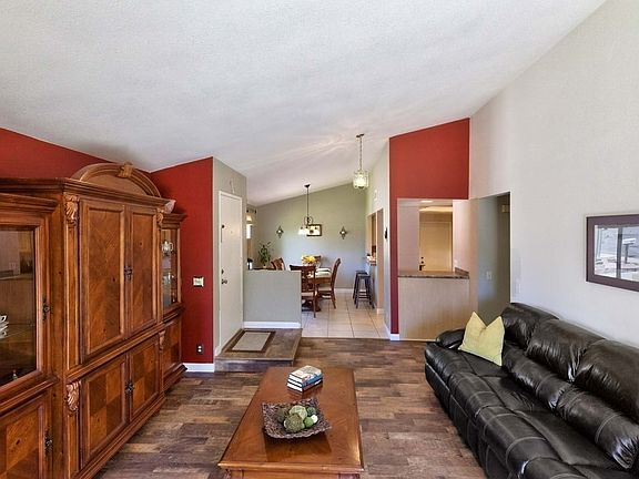 3rd image of 1559 Cove Ct