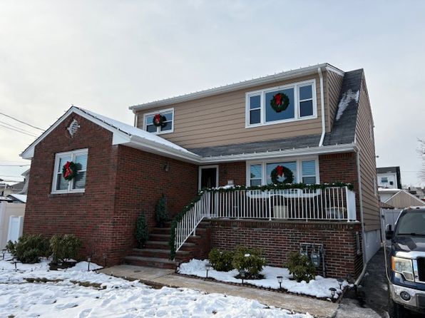 11 Bernice Pl FLOOR 2