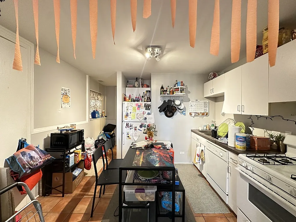 Building Photo - 2142 N Halsted St #2C