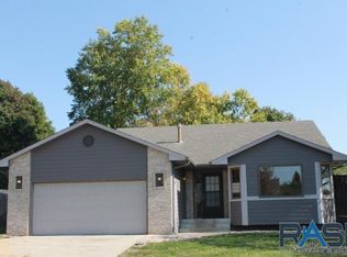 1000 N Connor Trl, Sioux Falls, SD 57103