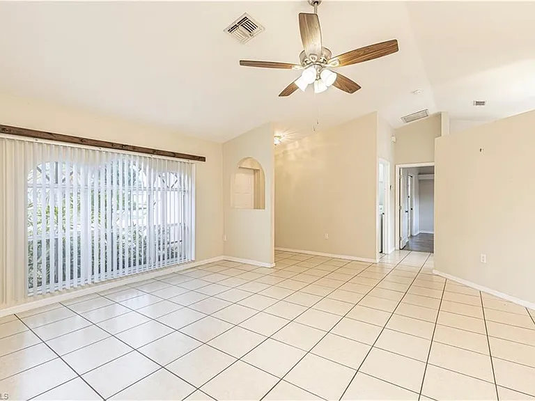 9084 Caloosa Rd — Photo 9