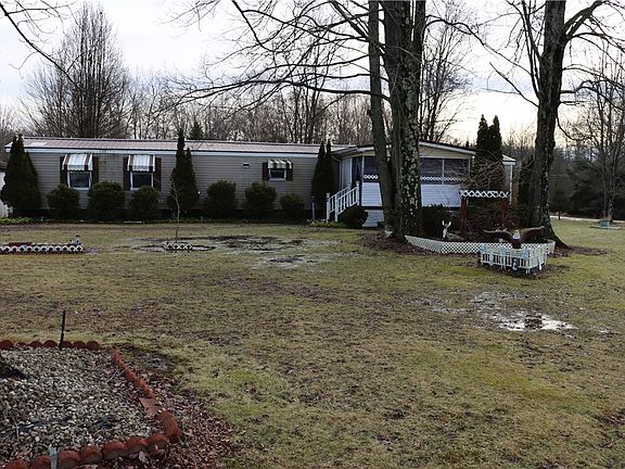 3rd image of 2495 Leach Rd