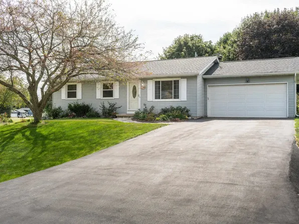 2745 Lissa Ln, Stoughton, WI 53589