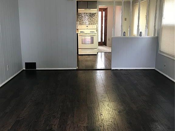 3rd image of 14200 Rainbow Ave